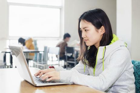 How Community Colleges are Cutting Costs with New Resources How Community Colleges are Cutting Costs with New Resources